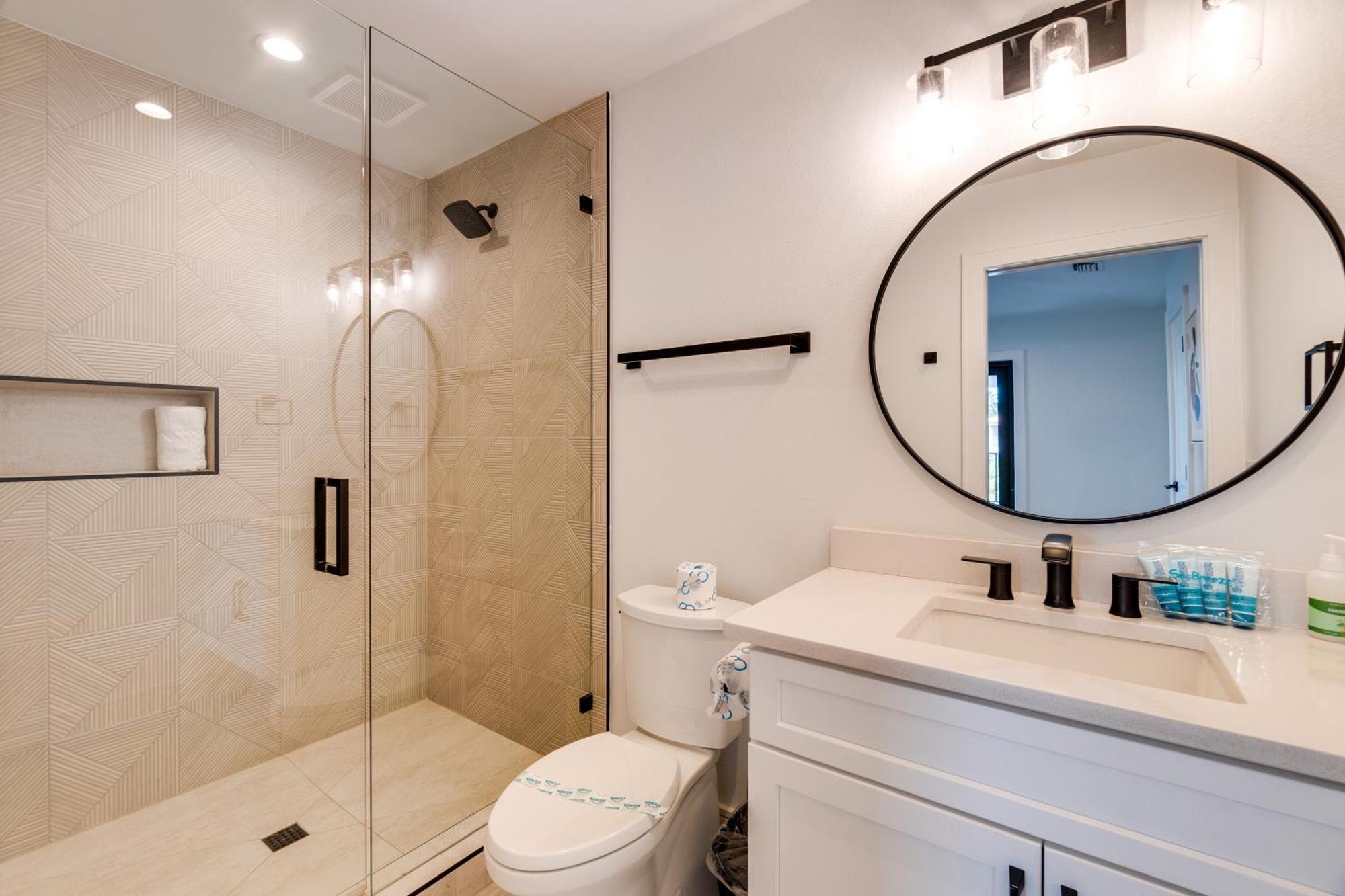 Swanky Bubbles, 9 Beds, 11 Bathrooms, Pet-Friendly With A Rooftop Deck And Steps Away To The Beach! Holmes Beach Exterior photo