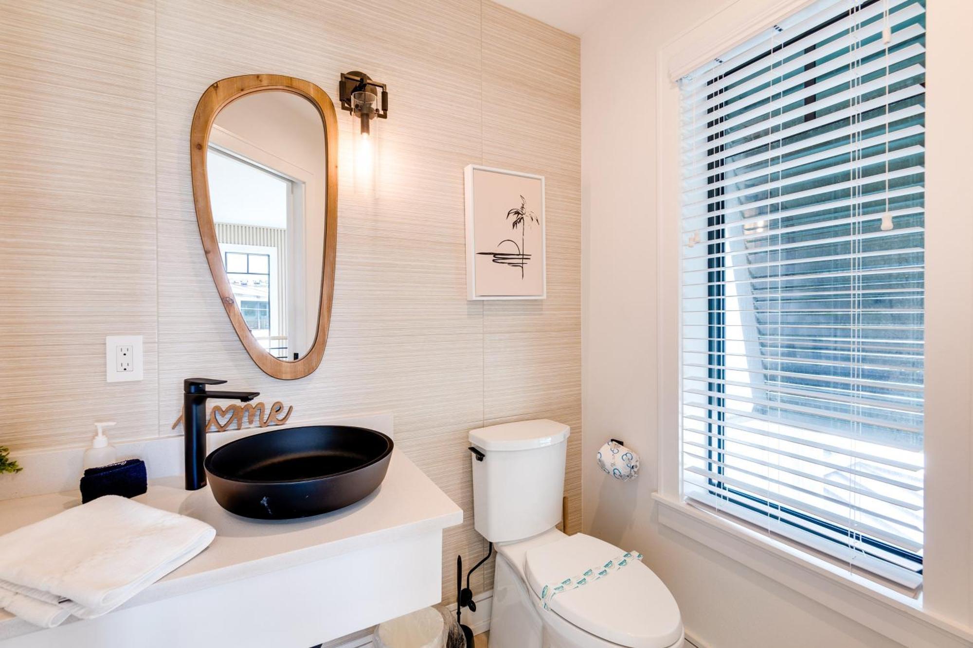 Swanky Bubbles, 9 Beds, 11 Bathrooms, Pet-Friendly With A Rooftop Deck And Steps Away To The Beach! Holmes Beach Exterior photo