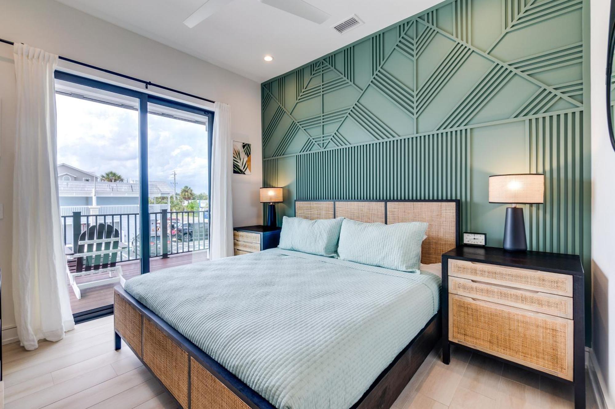 Swanky Bubbles, 9 Beds, 11 Bathrooms, Pet-Friendly With A Rooftop Deck And Steps Away To The Beach! Holmes Beach Exterior photo