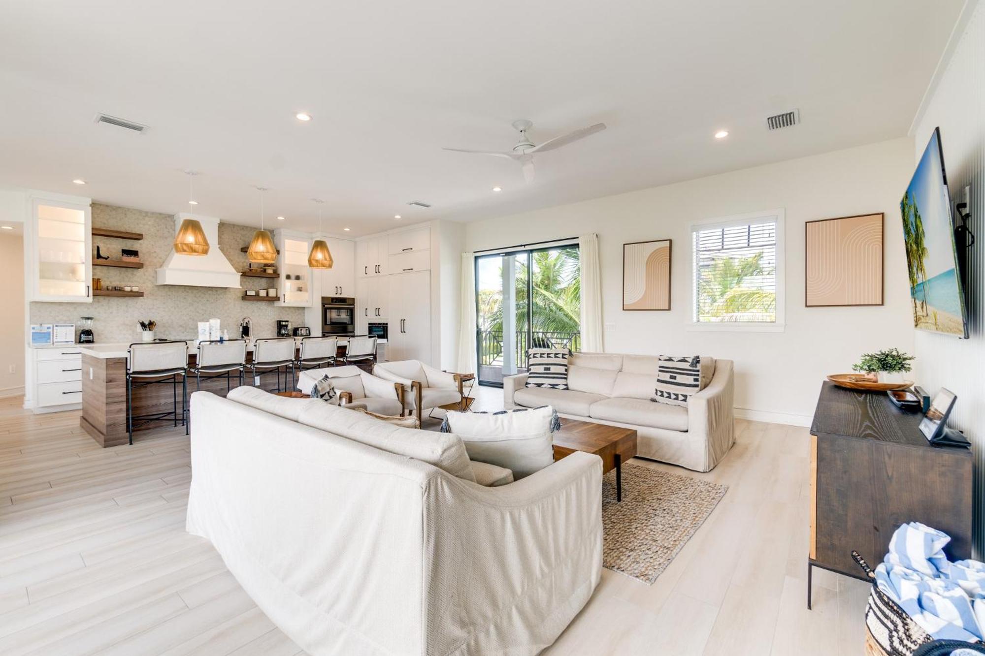 Swanky Bubbles, 9 Beds, 11 Bathrooms, Pet-Friendly With A Rooftop Deck And Steps Away To The Beach! Holmes Beach Exterior photo