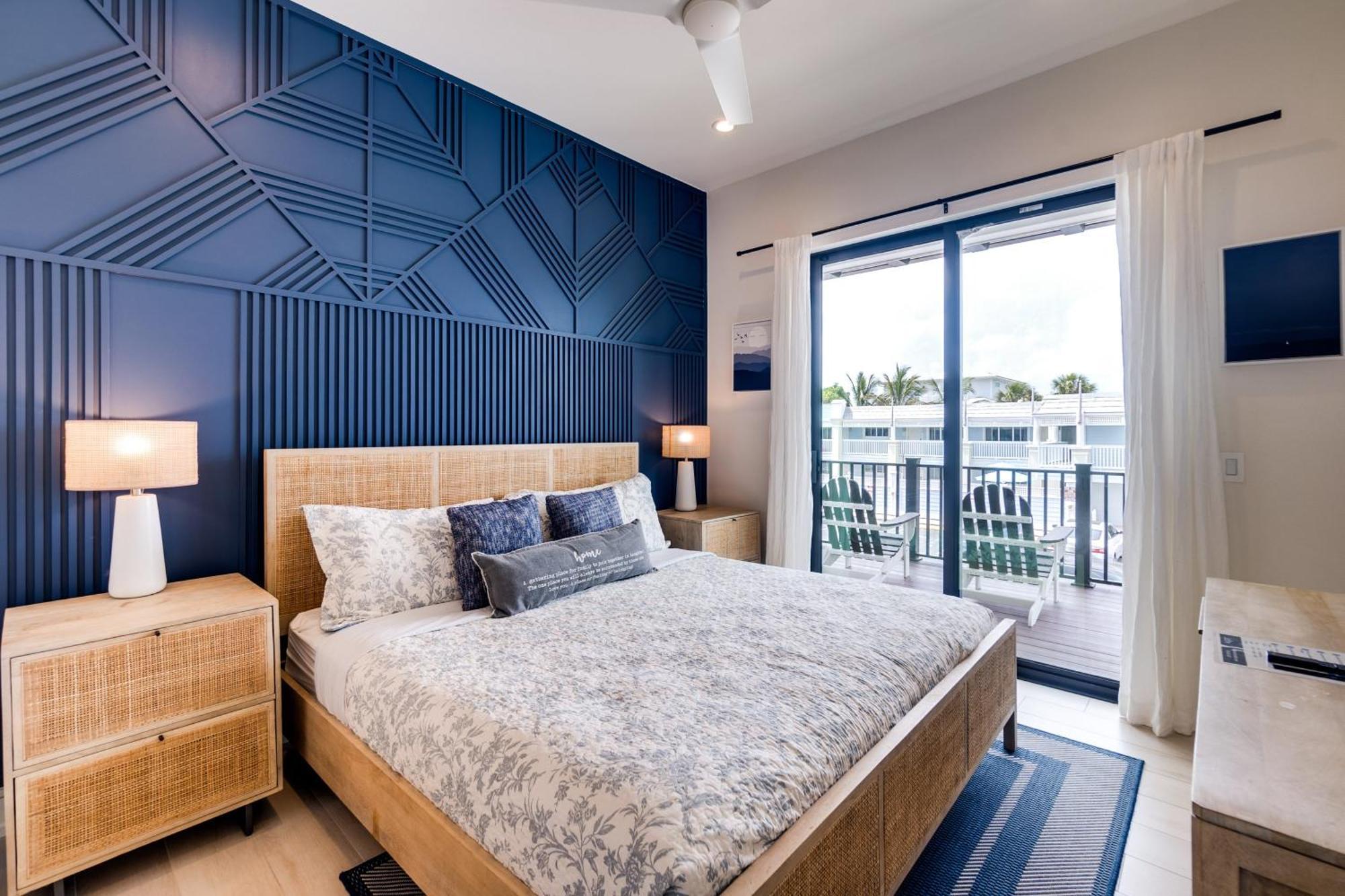 Swanky Bubbles, 9 Beds, 11 Bathrooms, Pet-Friendly With A Rooftop Deck And Steps Away To The Beach! Holmes Beach Exterior photo