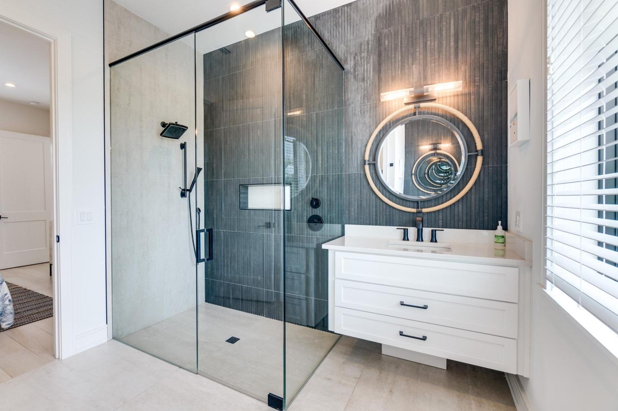 Swanky Bubbles, 9 Beds, 11 Bathrooms, Pet-Friendly With A Rooftop Deck And Steps Away To The Beach! Holmes Beach Exterior photo
